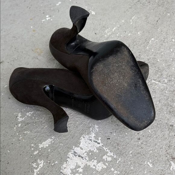 Prada spools or heek pumps - Picture 9 of 13